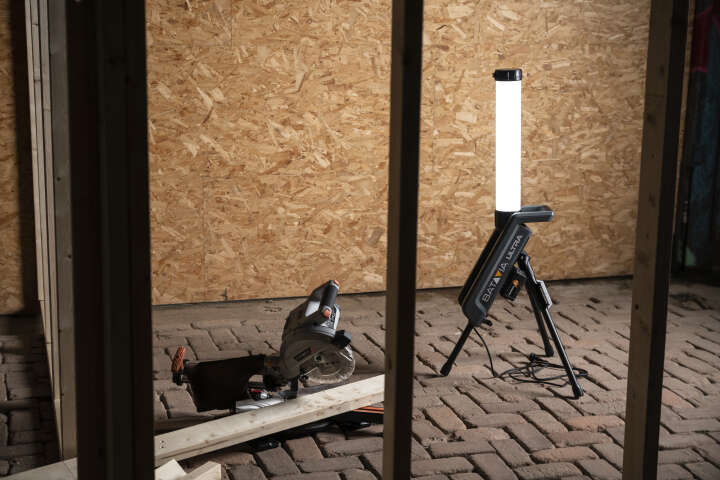 BATAVIA Hybrid-LED-Arbeitsleuchte 360° mit Akku und Ladegerät